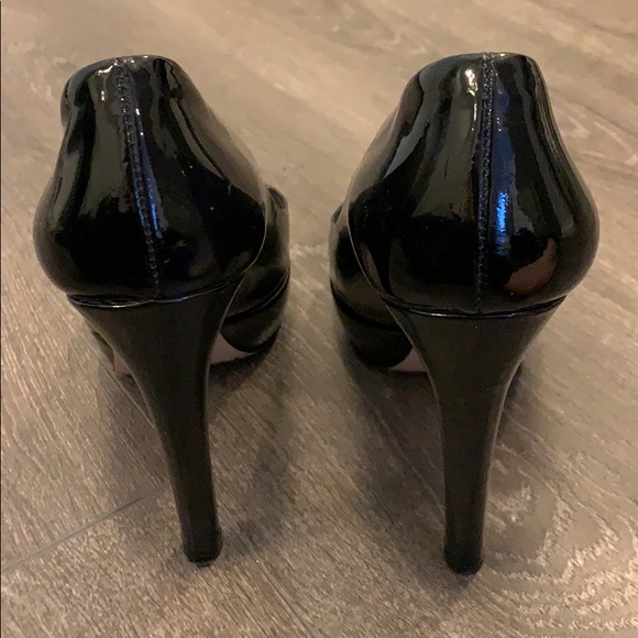 MIU MIU black patent leather peep toe pumps - Picture 6 of 11